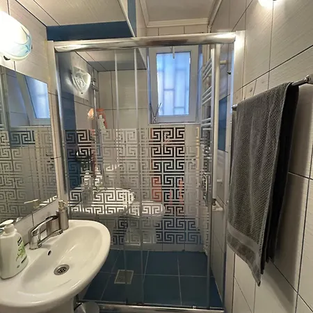 Apartment Little Paris Gare Du Nord Bukarest