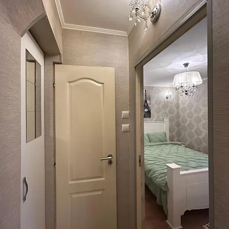 Little Paris Gare Du Nord